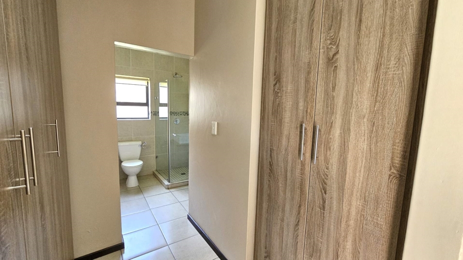 To Let 3 Bedroom Property for Rent in Melodie North West